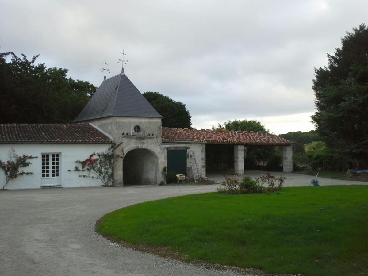 Le Logis Du Plessis Bed & Breakfast Chaniers Exterior photo